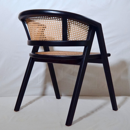 Silla Comedor Teka Negro Rattan - detalle tejido respaldo