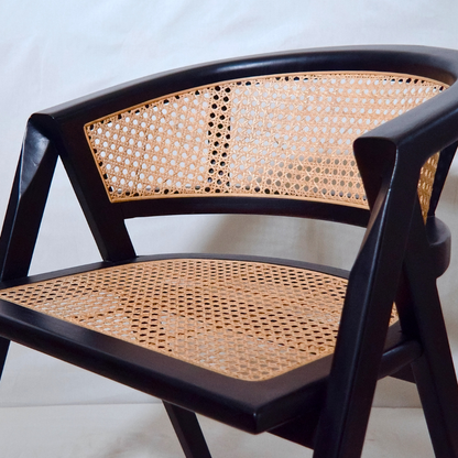 Silla Comedor Teka Negro Rattan - detalle unión brazos